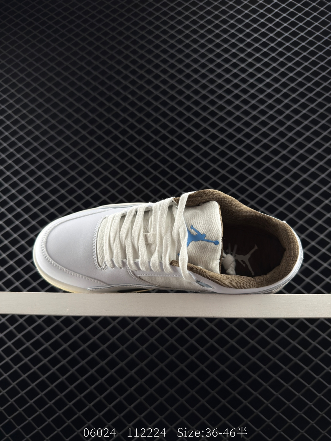 Air Jordan 4 Retro Flight Court